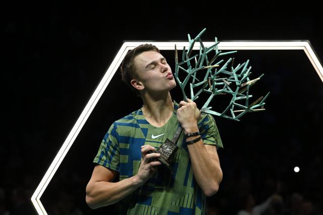 七星彩开奖号码-德约巴黎大师赛再造星 鲁内证明自己不是“baby”