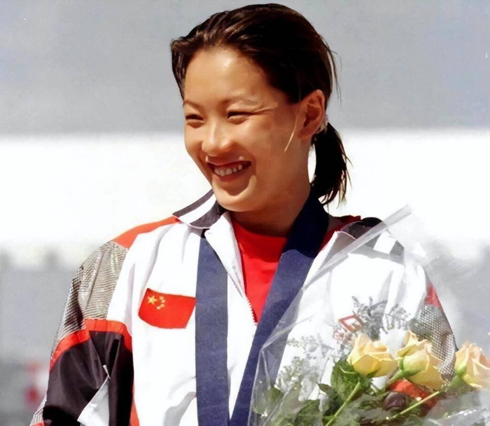 七星彩开奖结果-恩爱23年难敌残酷现实！73岁梁锦松已衰老，47岁伏明霞仍美丽动人|感情|女儿|父母|两人|亿万富翁_新浪新闻